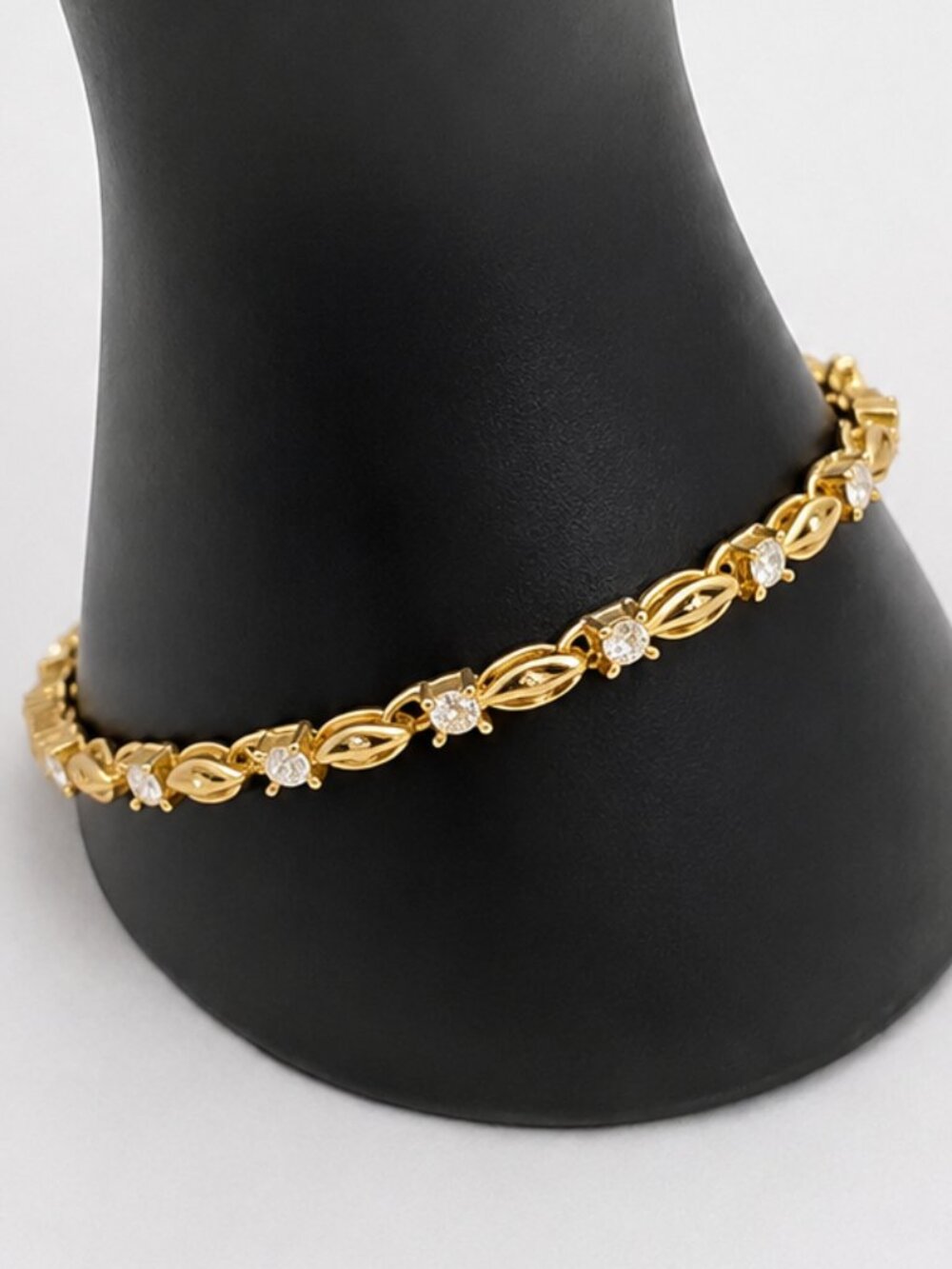 Avon Gold Link Bracelet w/ Crystal Accents – Dainty Elegant Jewelry